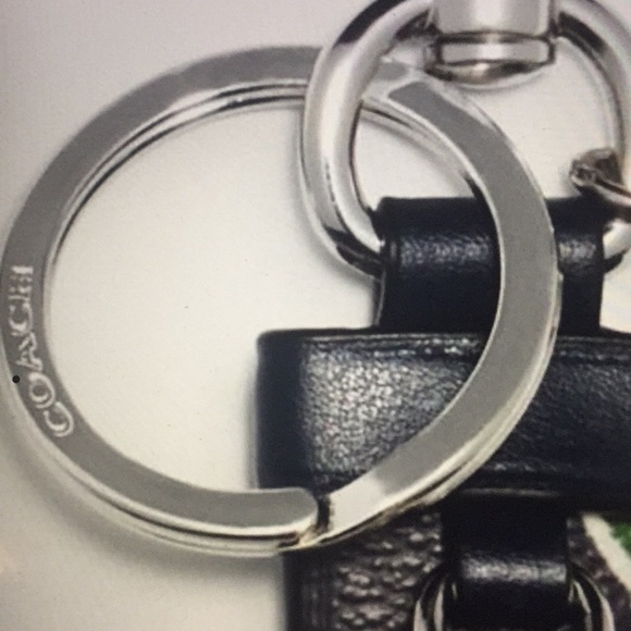 COACH - TRIGGER SNAP BAG CHARM/KEYCHAIN (NWT) - Picture 4 of 12